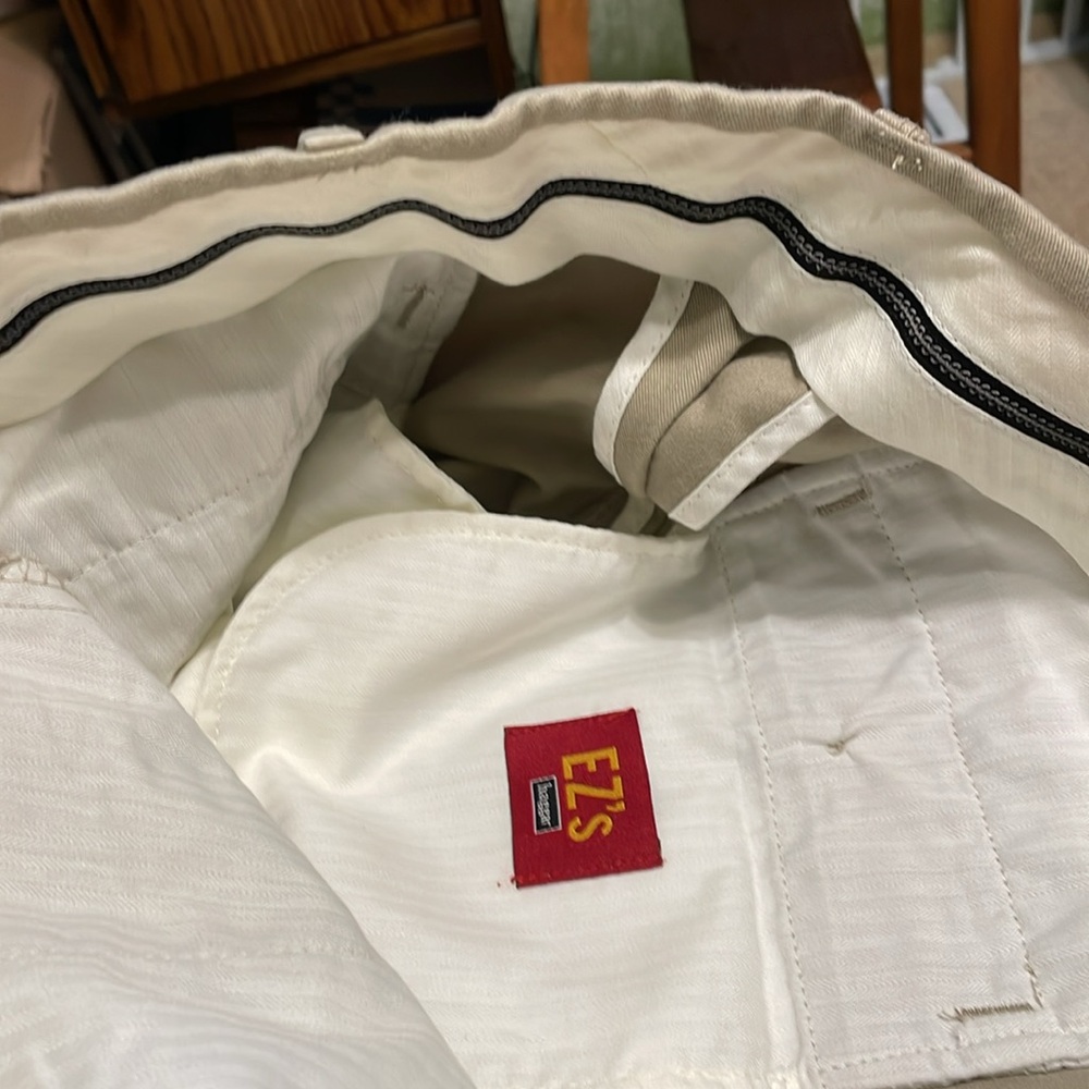 Mens Haggar khaki dress pants - Picture 6 of 6